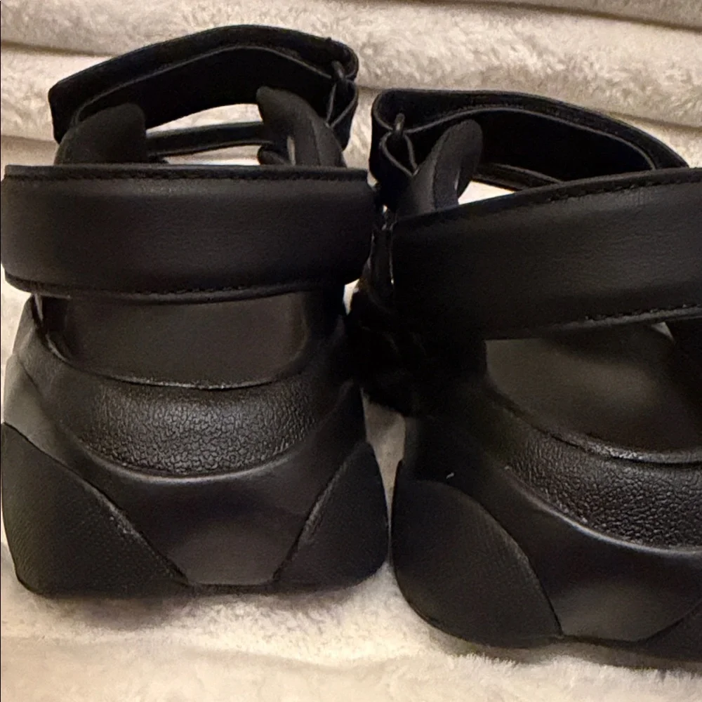 Jordan Black Sandals with Gold Logo - Picture 5 of 7